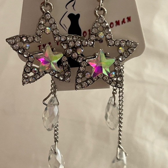 GORGEOUS IRIDESCENT CRYSTAL EMBELLISHED STAR FRONT/BACK EARRINGS - Picture 1 of 11